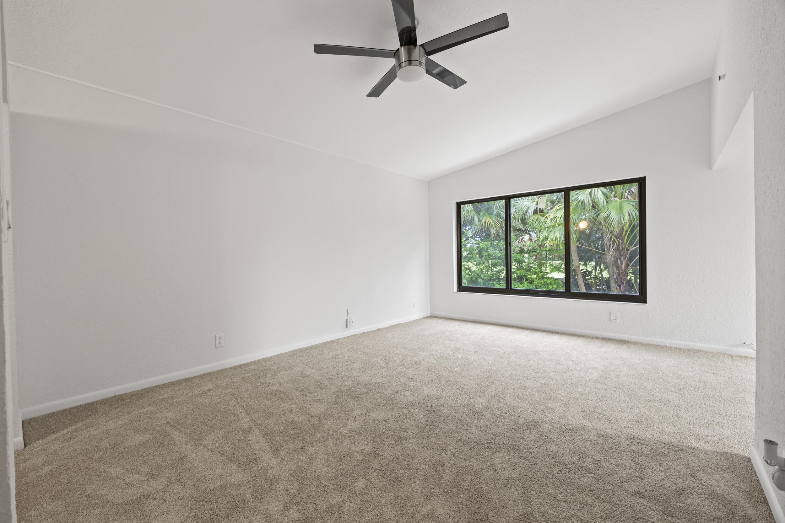 9713 N New River Canal Road 304