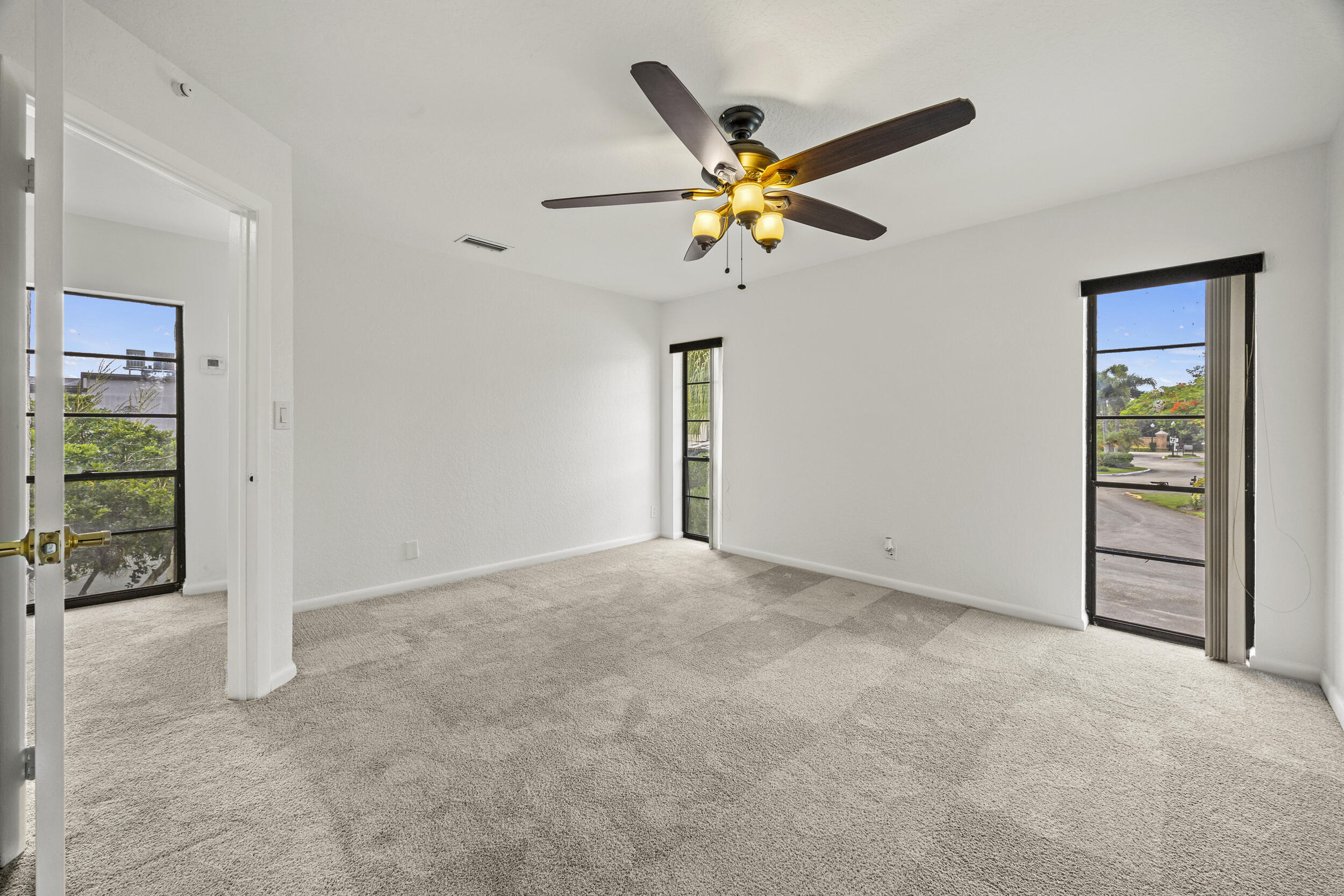 9713 N New River Canal Road 304