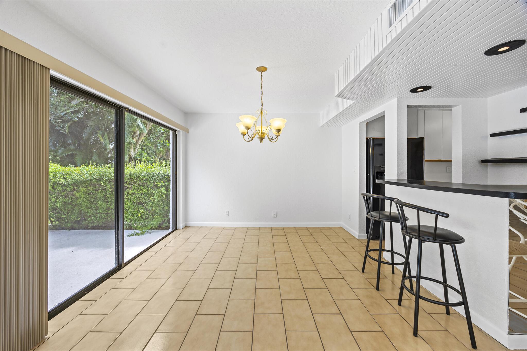 9713 N New River Canal Road 304