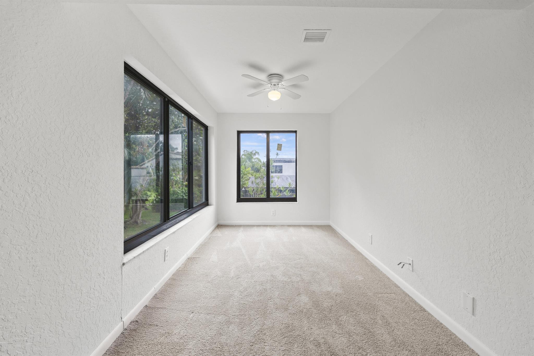 9713 N New River Canal Road 304