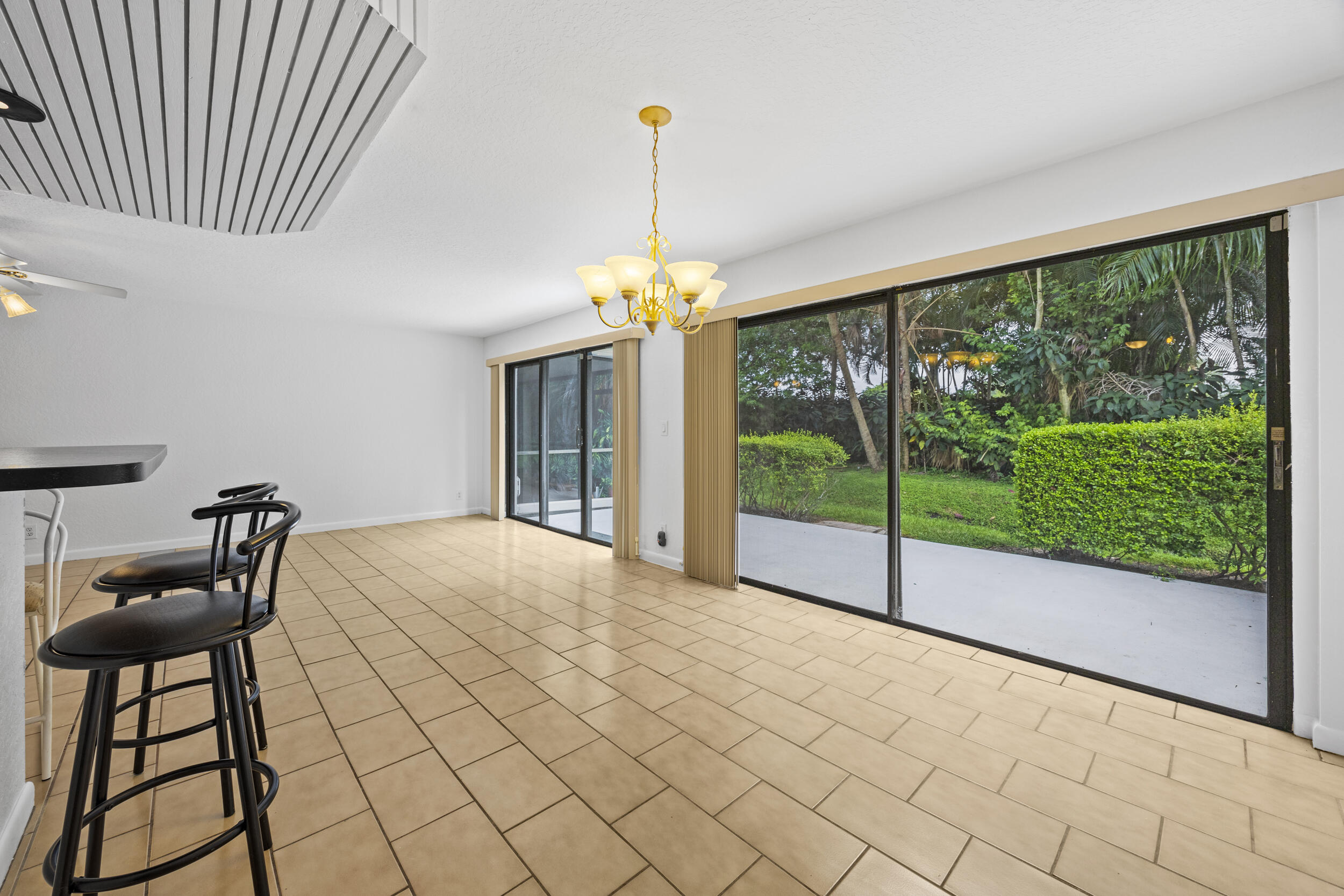 9713 N New River Canal Road 304