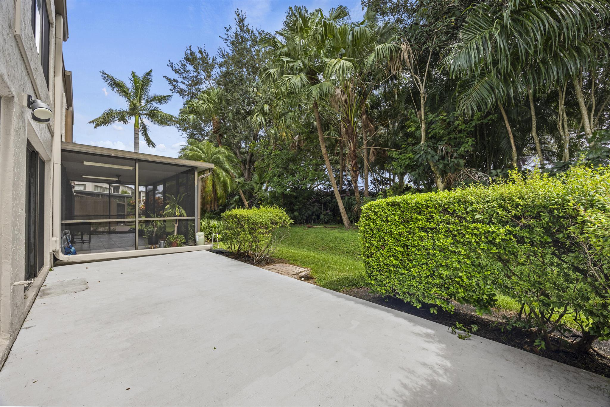 9713 N New River Canal Road 304