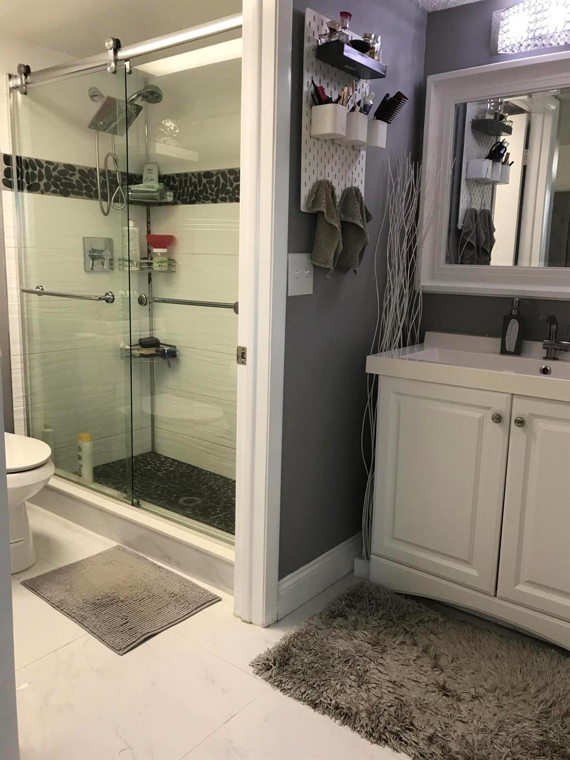 5130 Las Verdes 211 Circle 211