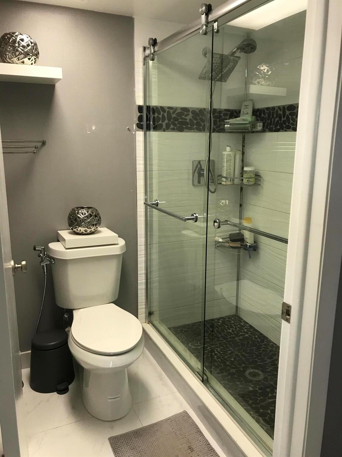 5130 Las Verdes 211 Circle 211