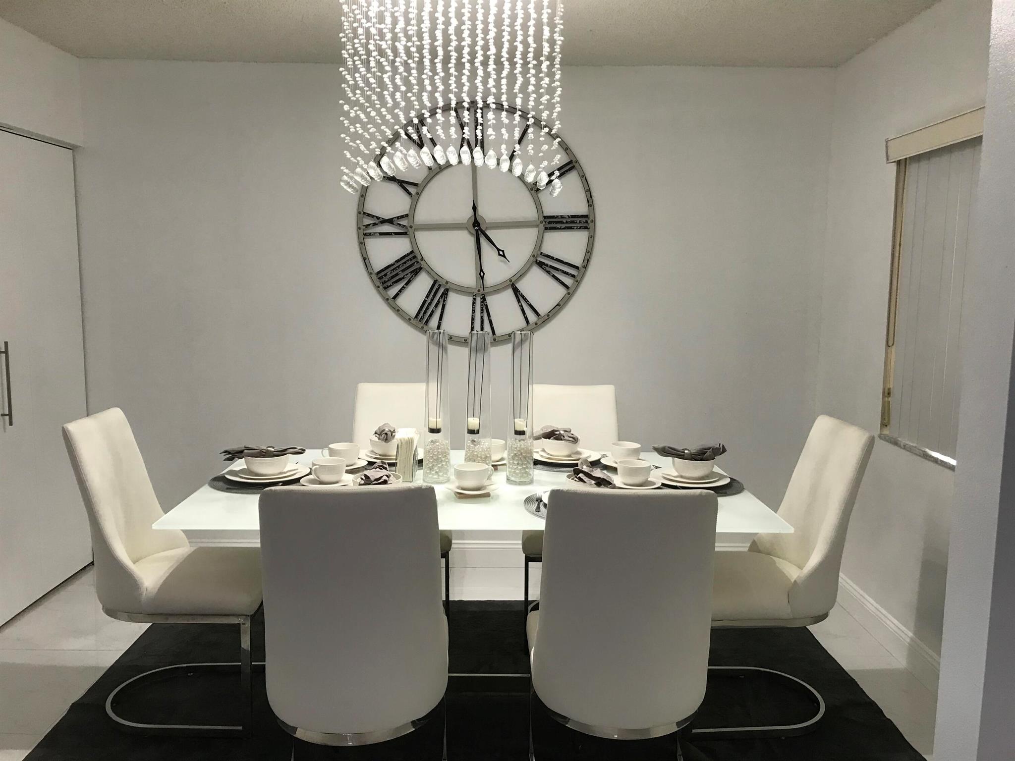 5130 Las Verdes 211 Circle 211