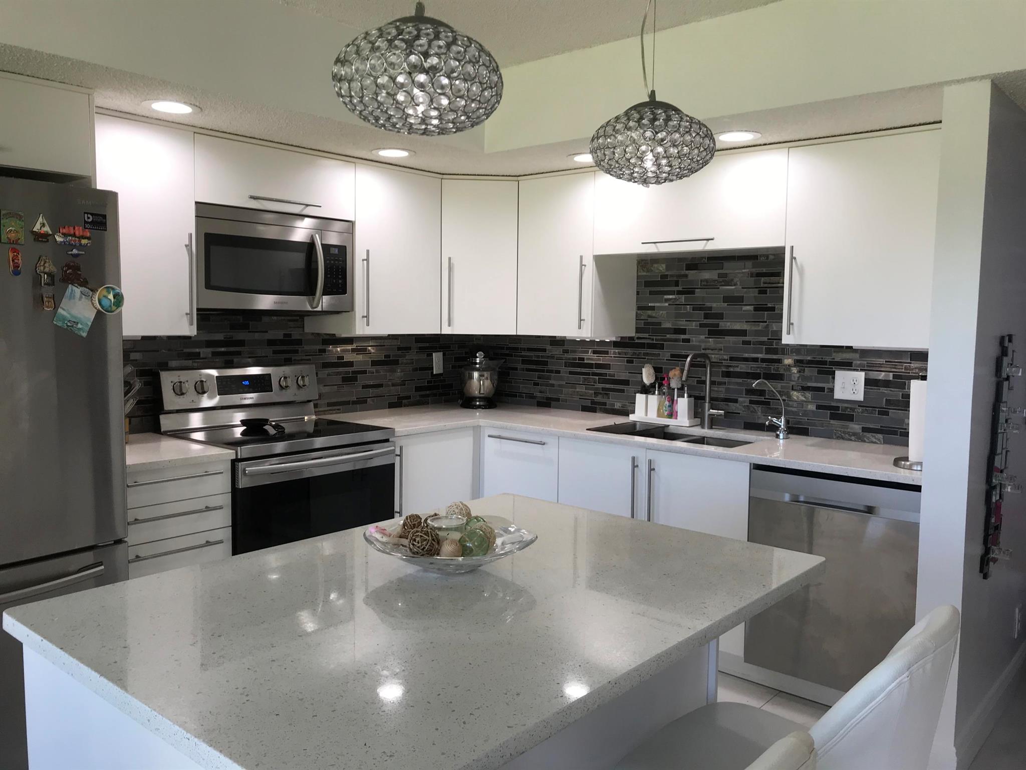 5130 Las Verdes 211 Circle 211