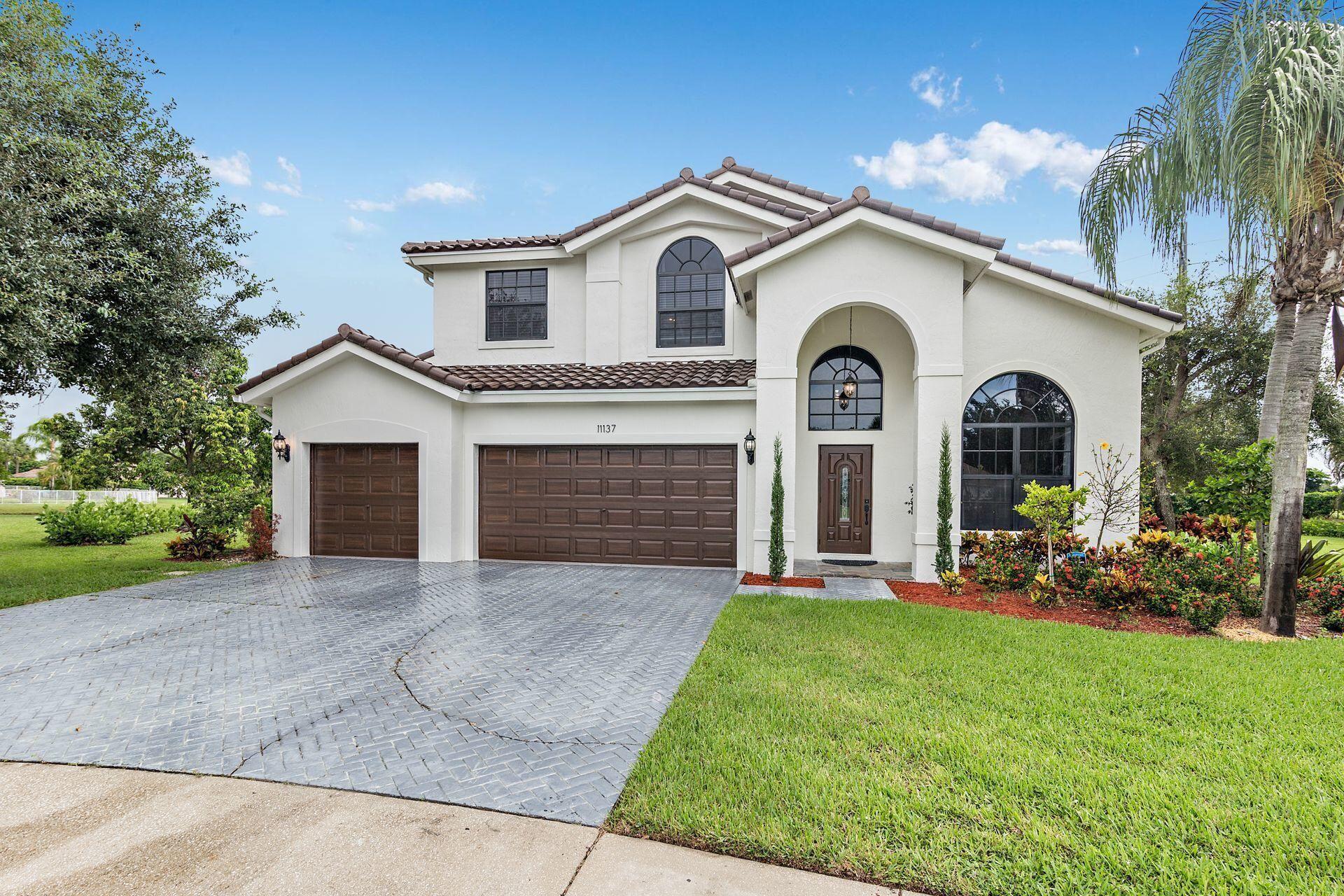 11137 Grandview Manor, Wellington