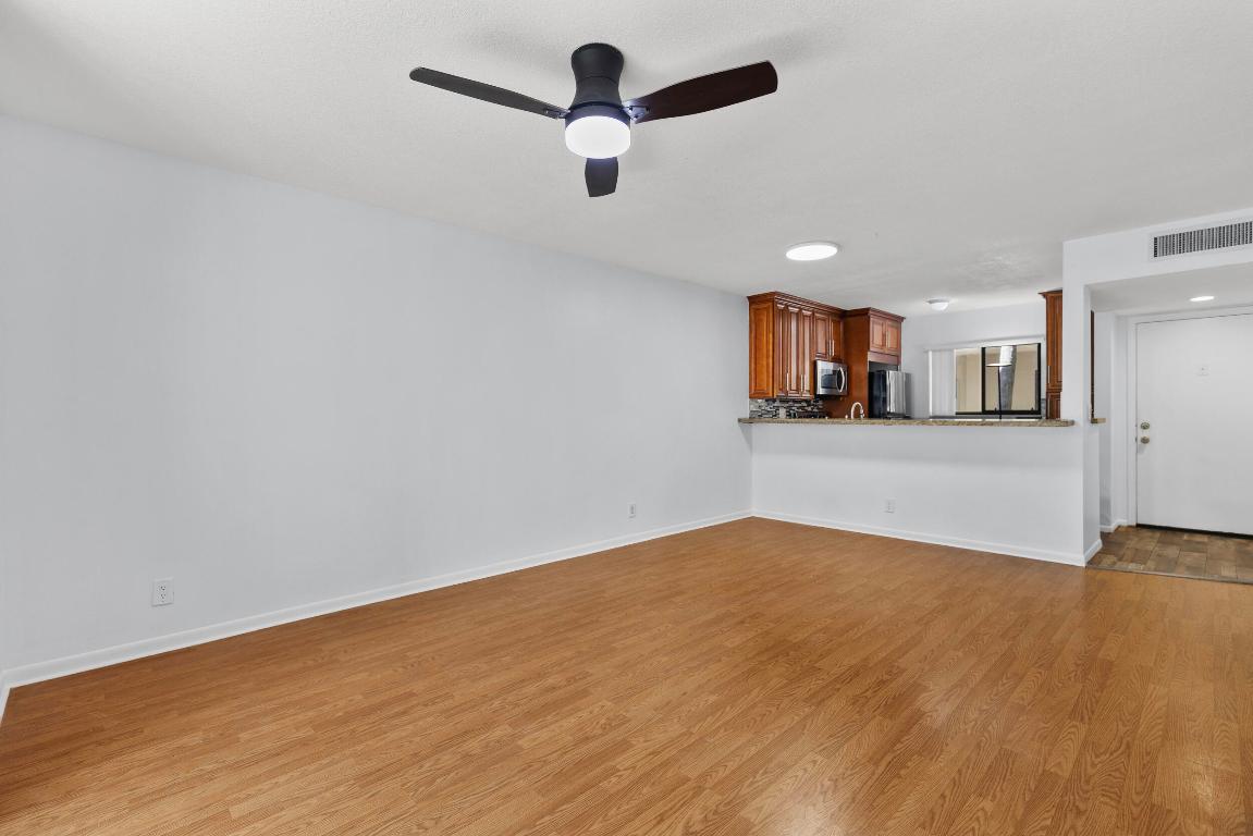 5280 Las Verdes Circle 216