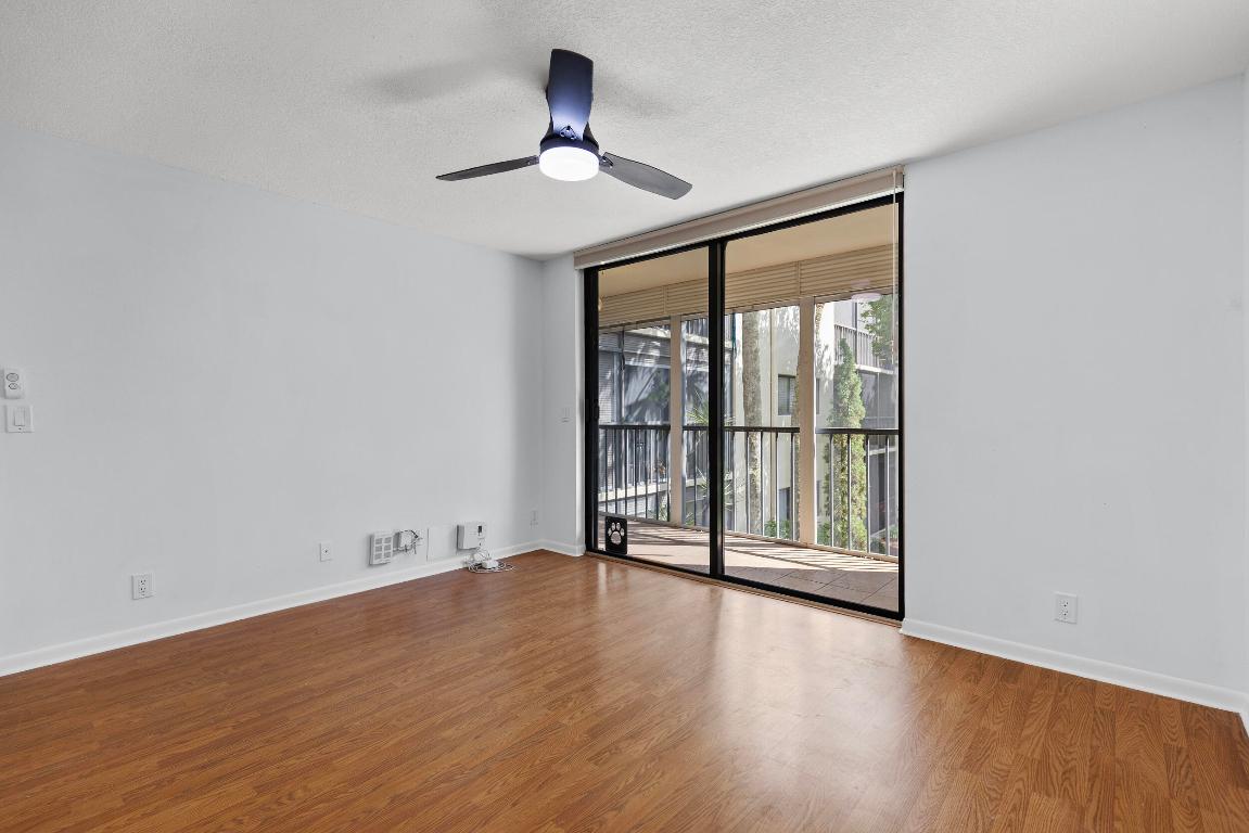 5280 Las Verdes Circle 216