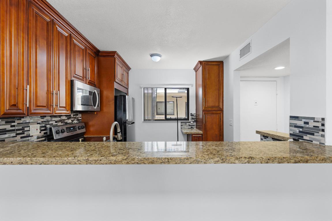 5280 Las Verdes Circle 216