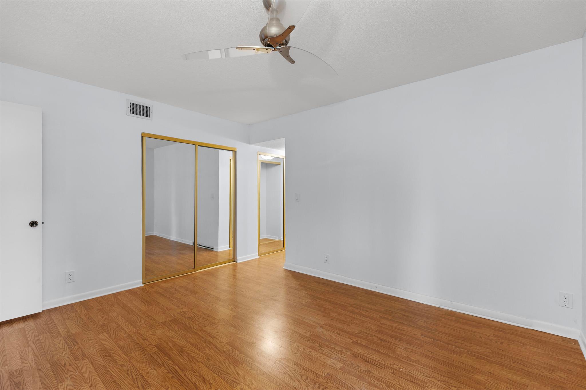 5280 Las Verdes Circle 216