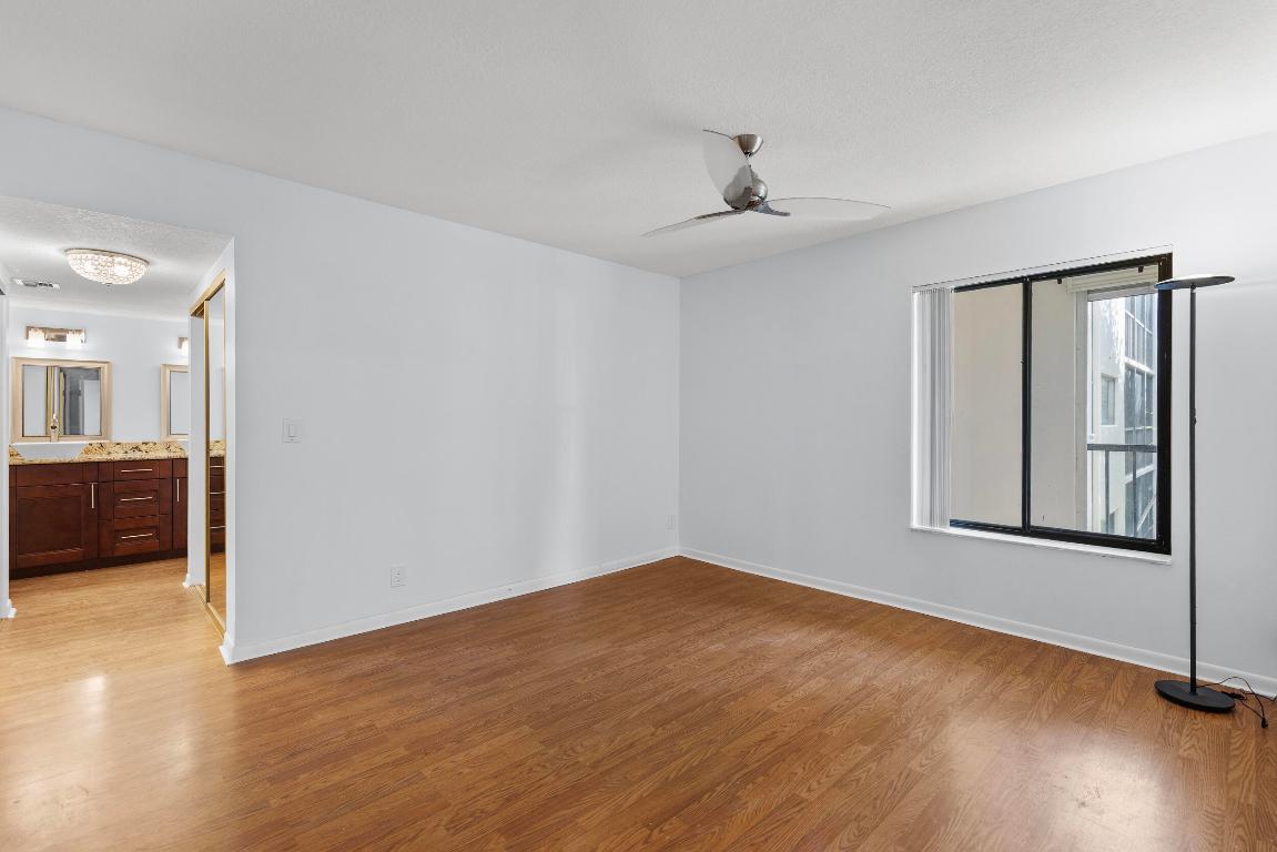 5280 Las Verdes Circle 216