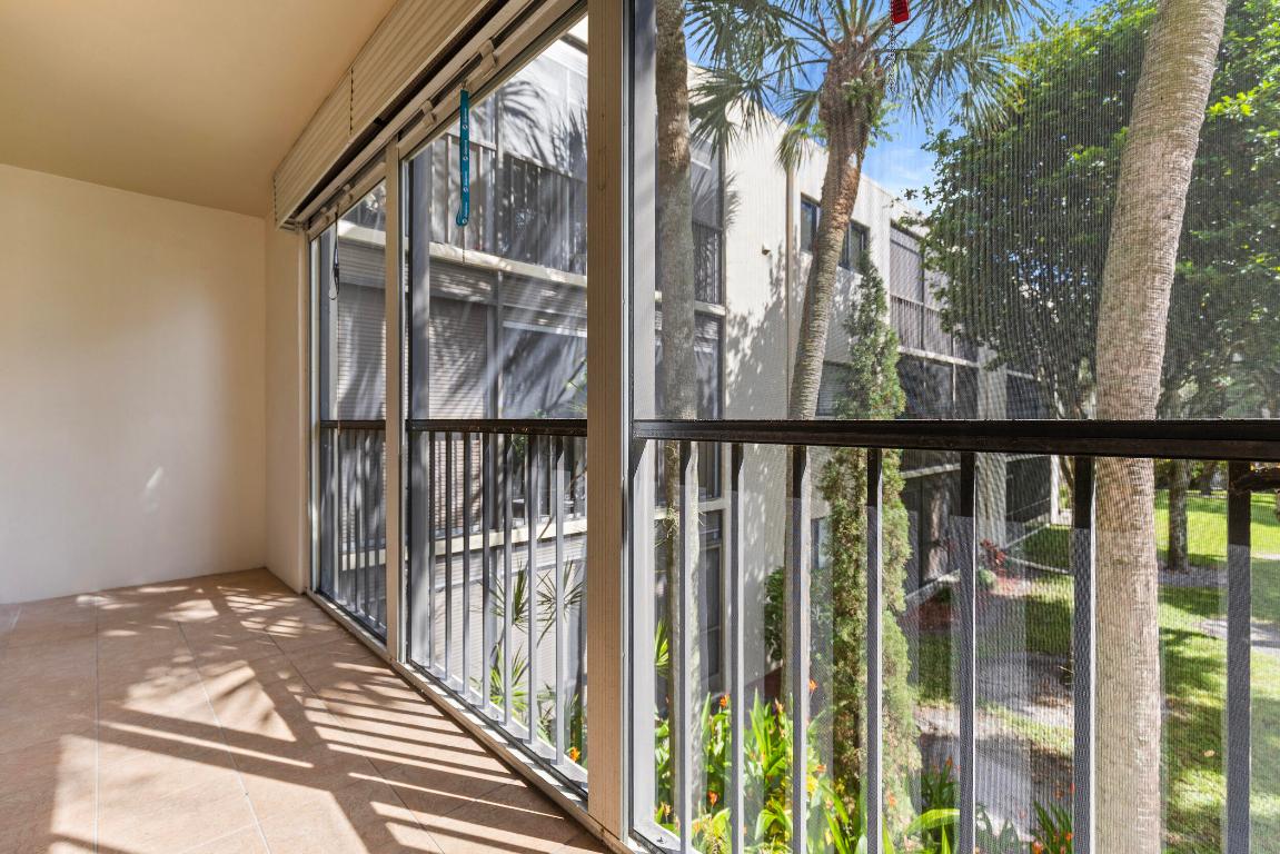 5280 Las Verdes Circle 216