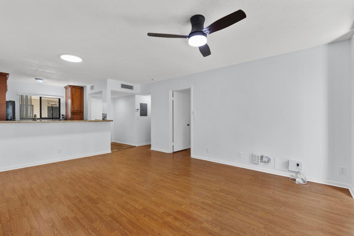 5280 Las Verdes Circle 216