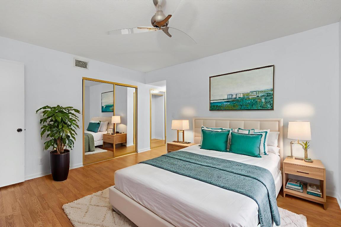 5280 Las Verdes Circle 216