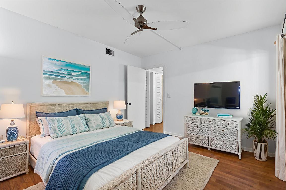 5280 Las Verdes Circle 216