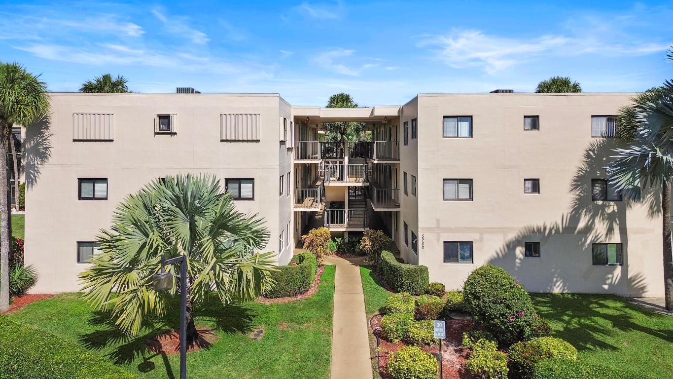 5280 Las Verdes Circle 216