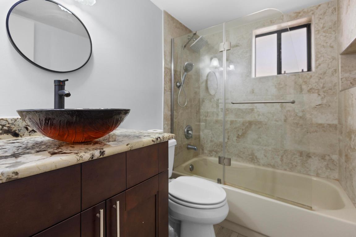 5280 Las Verdes Circle 216