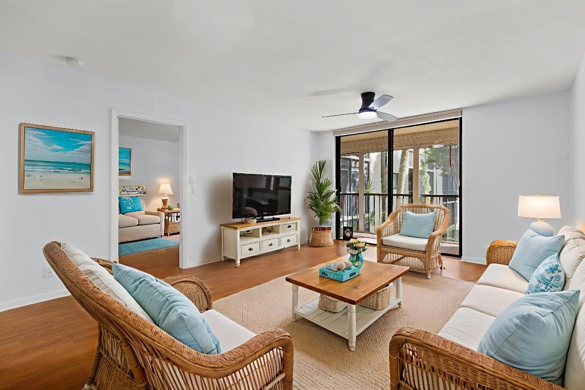 5280 Las Verdes Circle 216