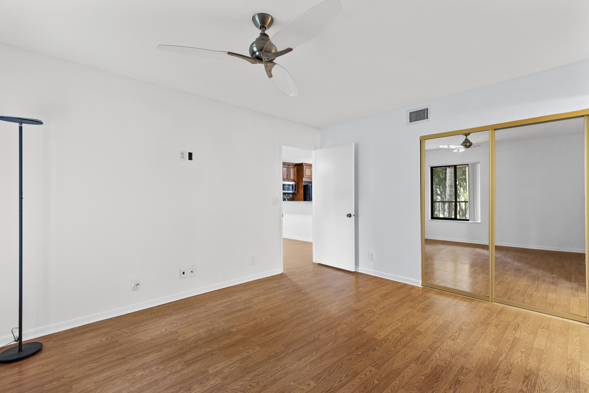 5280 Las Verdes Circle 216