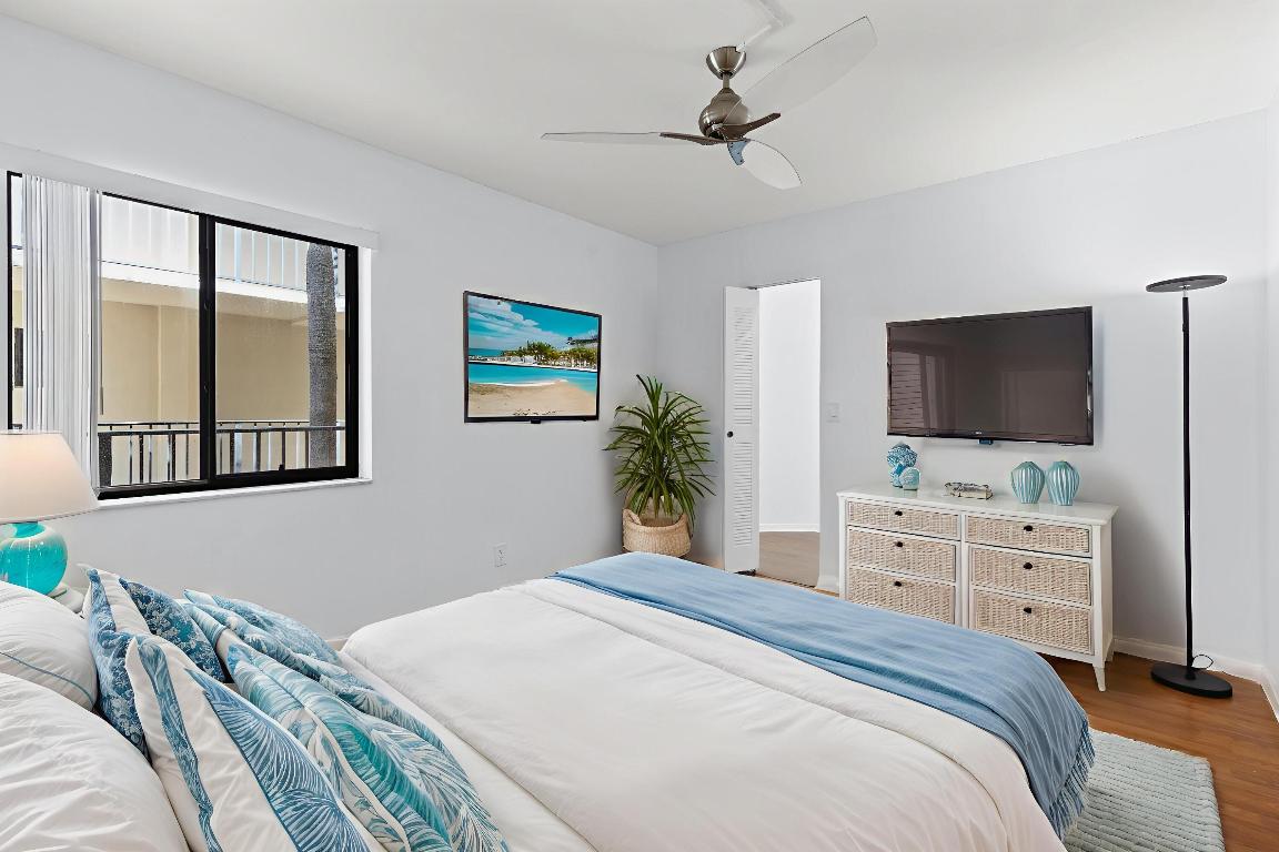 5280 Las Verdes Circle 216