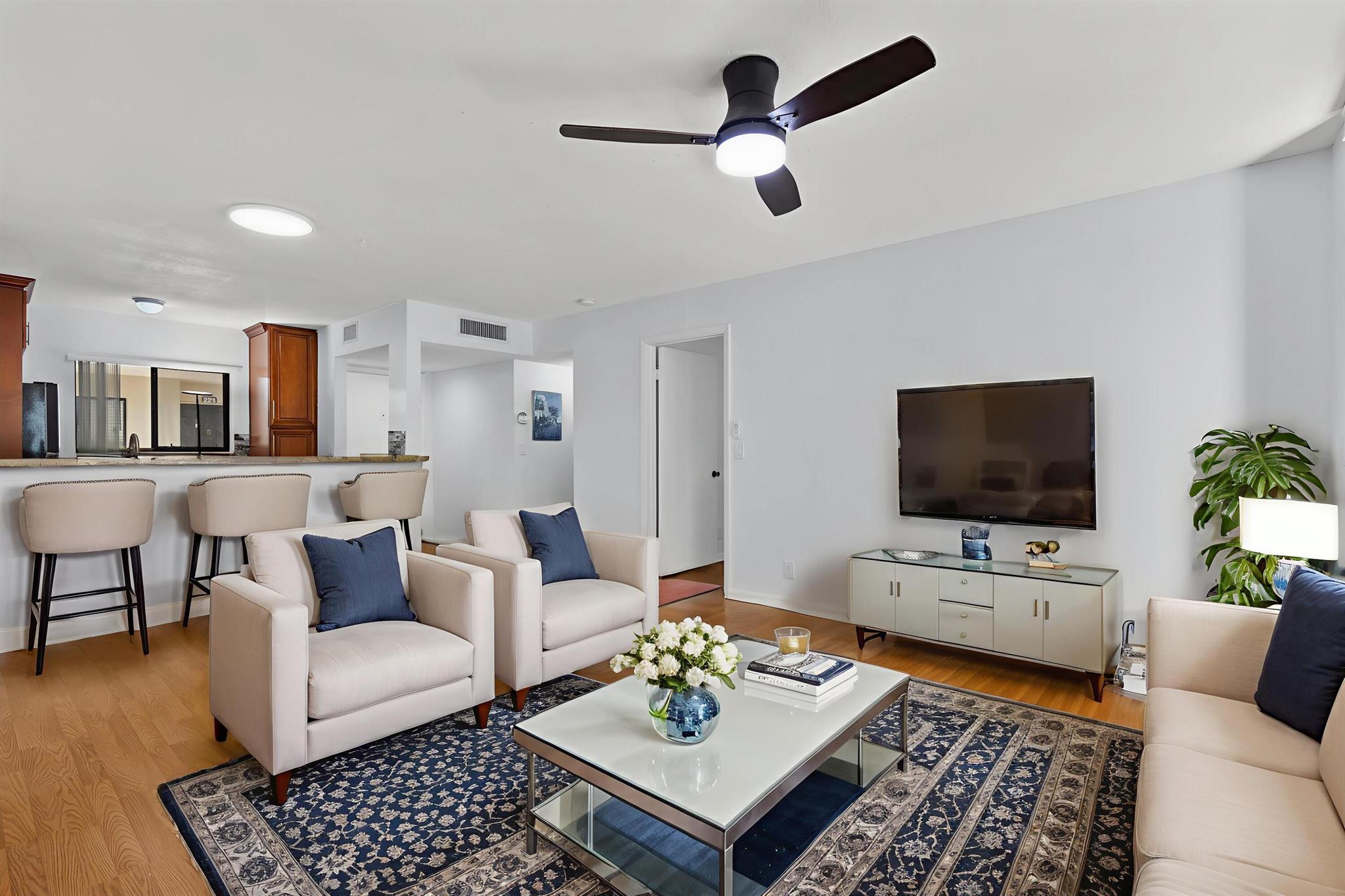 5280 Las Verdes Circle 216