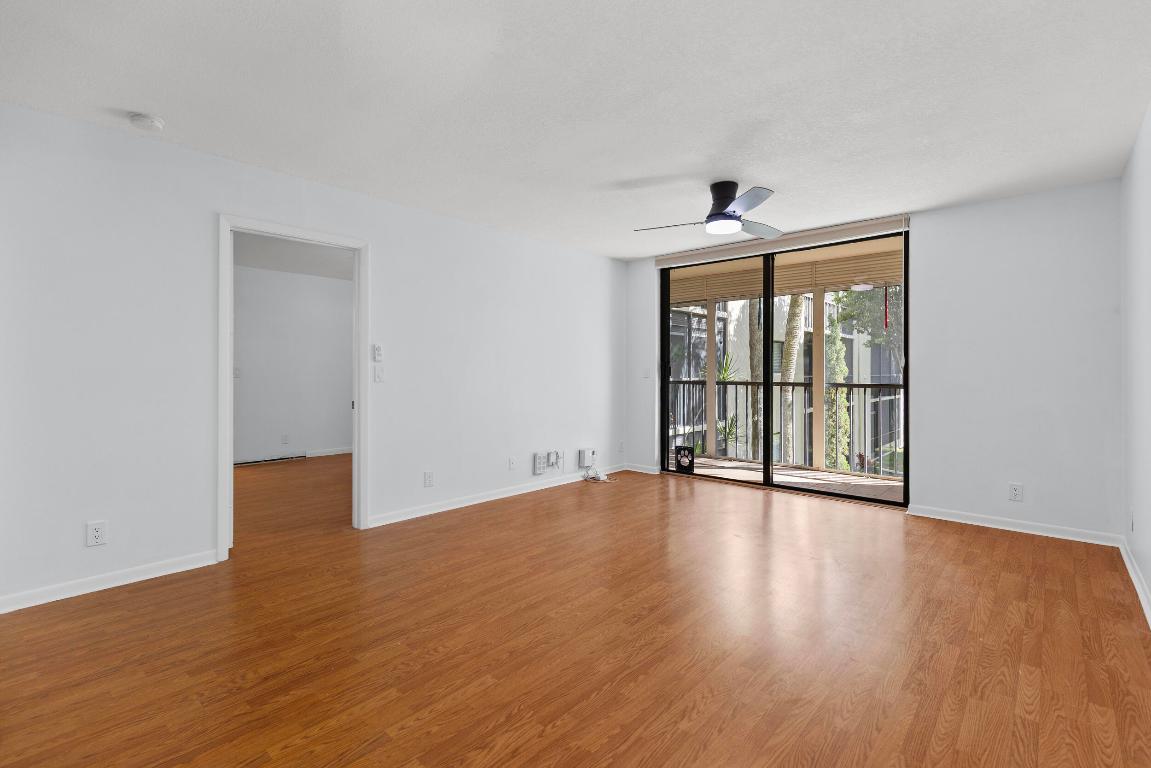 5280 Las Verdes Circle 216