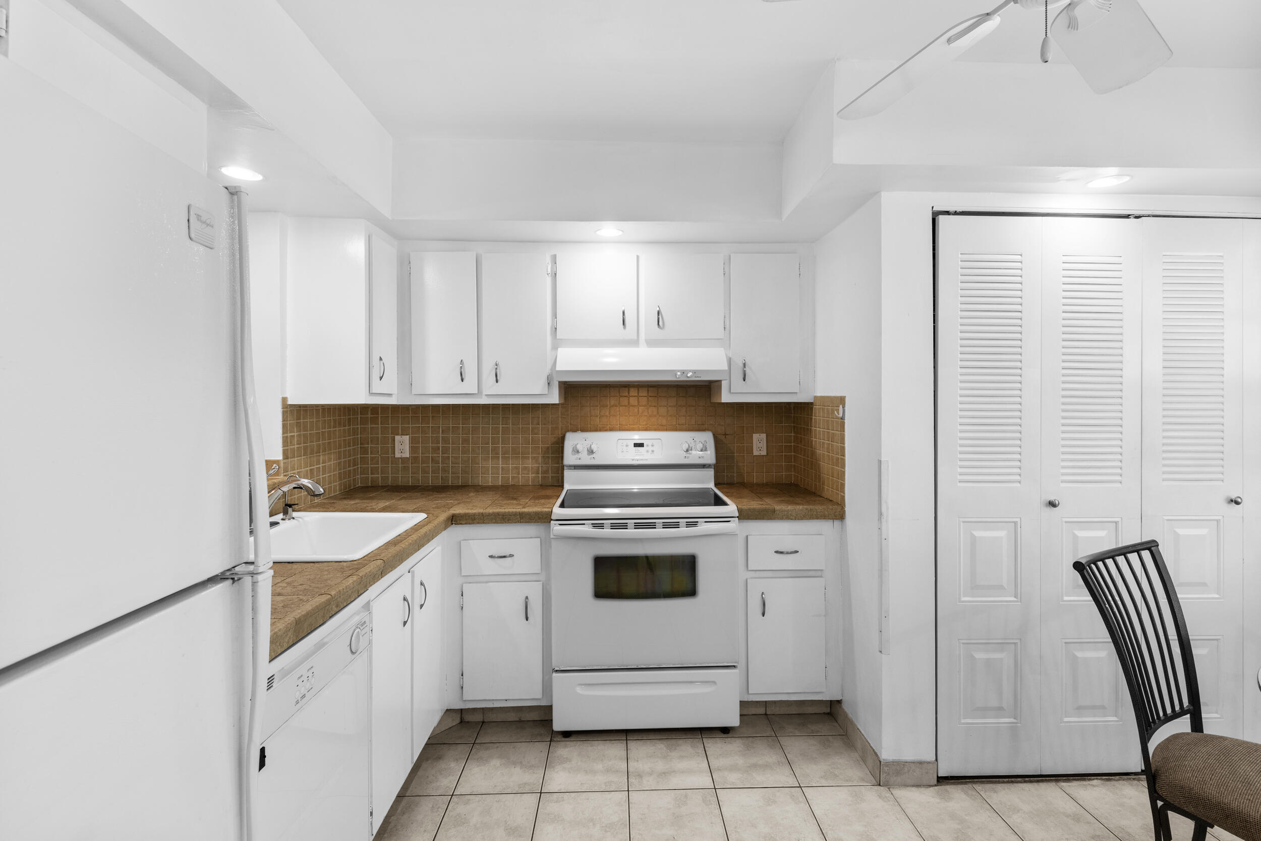 27 Abbey Lane 205