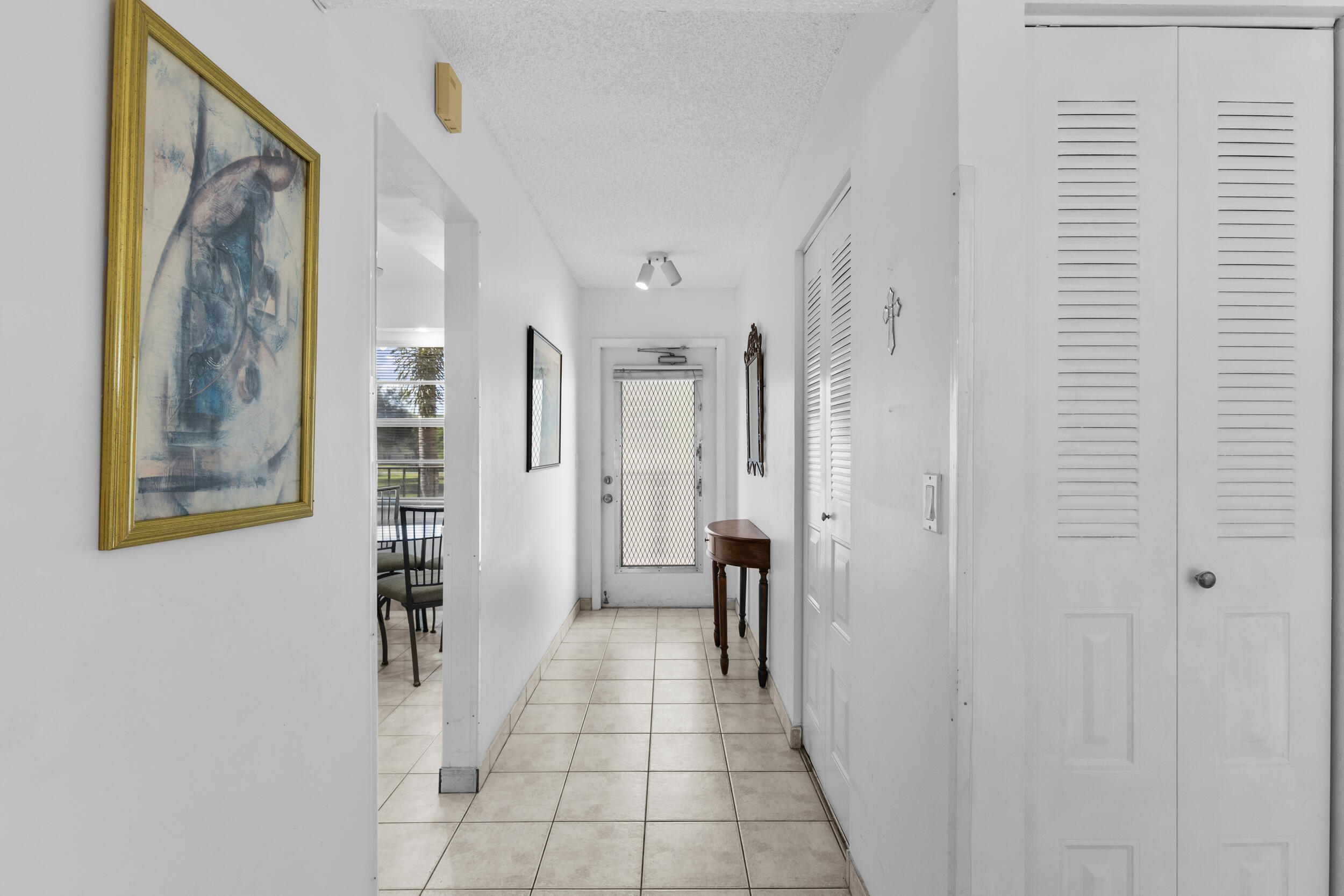 27 Abbey Lane 205