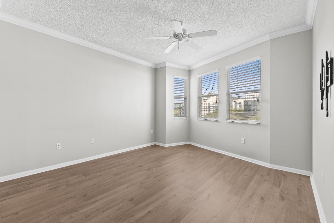 533 NE 3rd Avenue 540