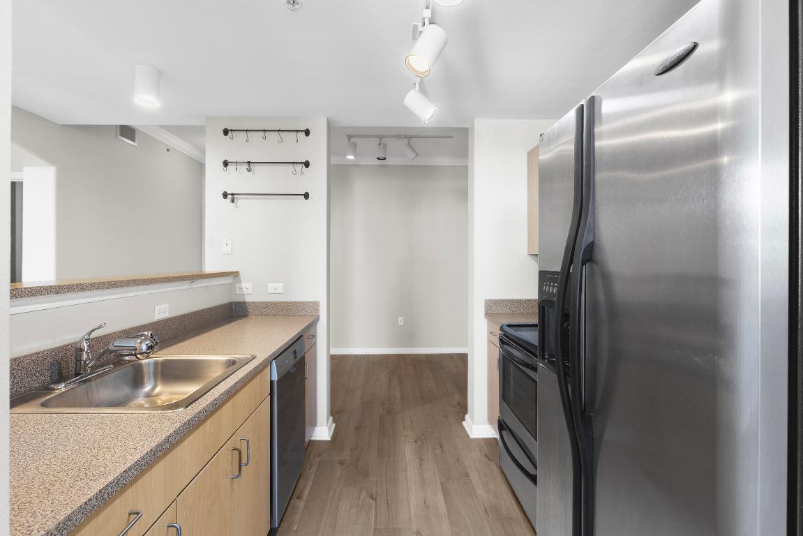 533 NE 3rd Avenue 540