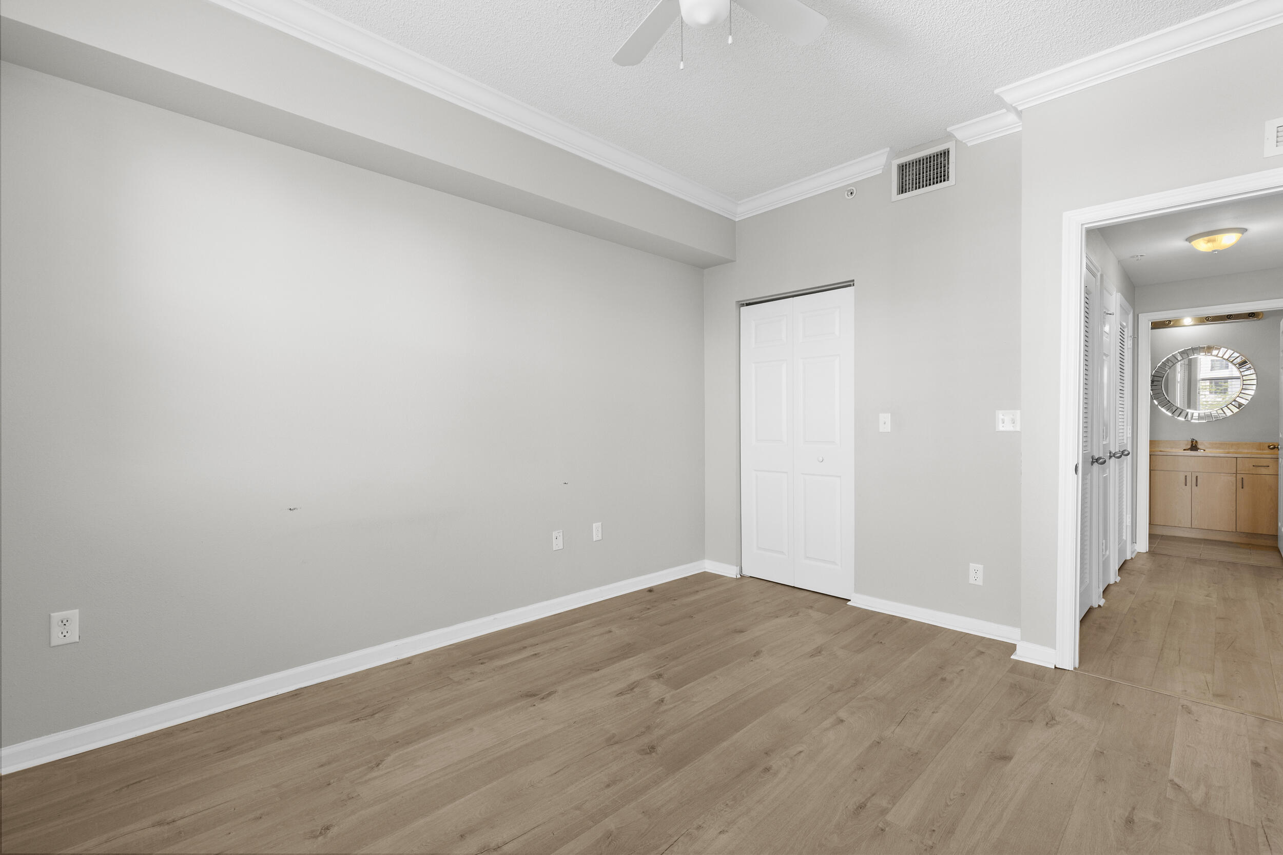 533 NE 3rd Avenue 540