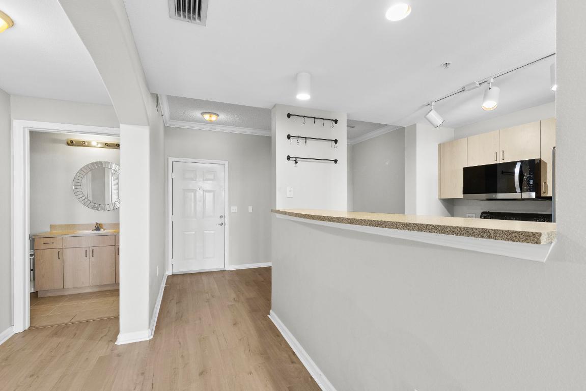 533 NE 3rd Avenue 540