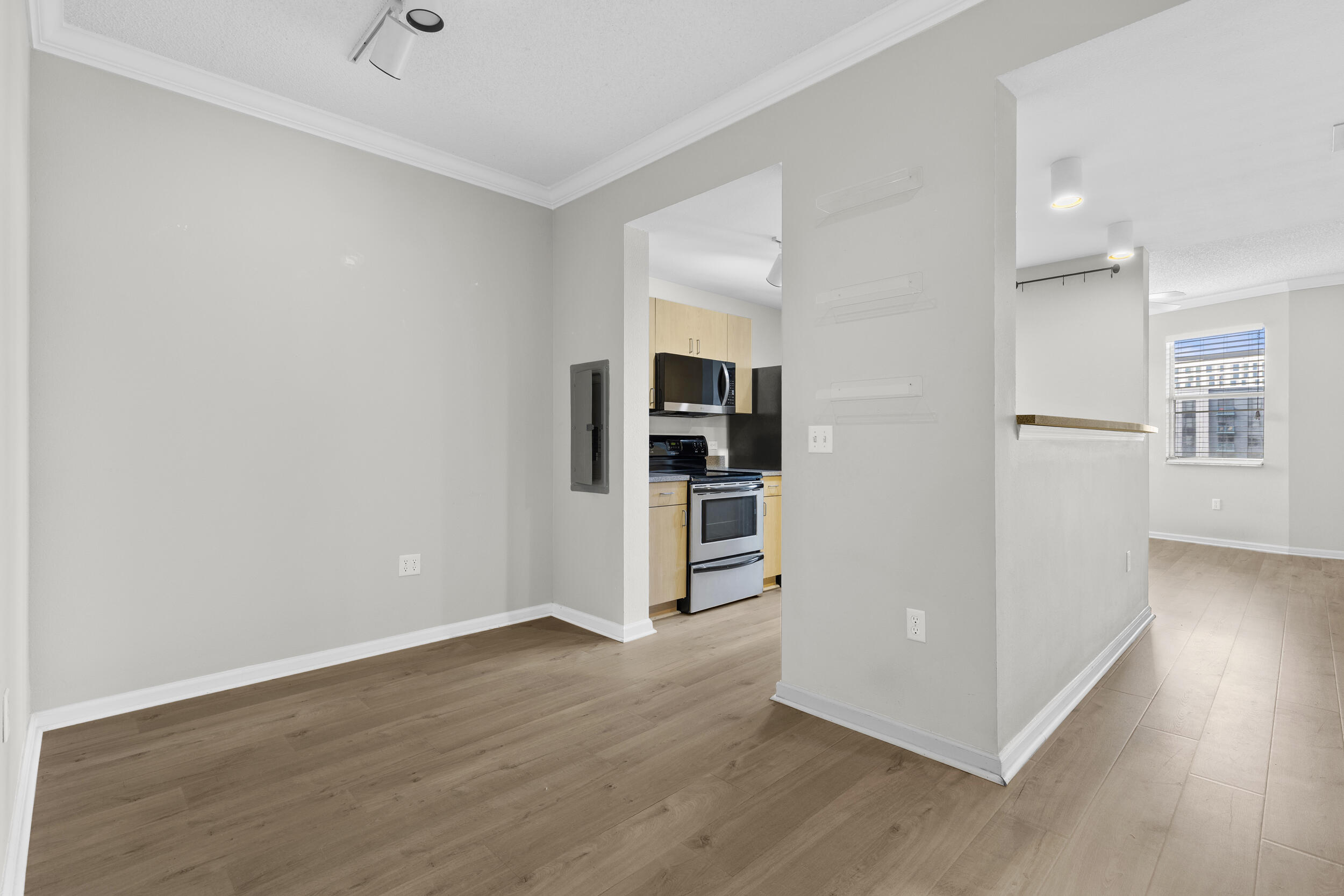 533 NE 3rd Avenue 540