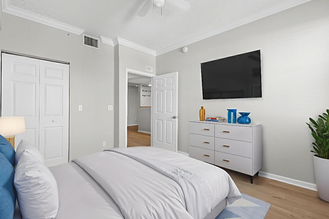 533 NE 3rd Avenue 540