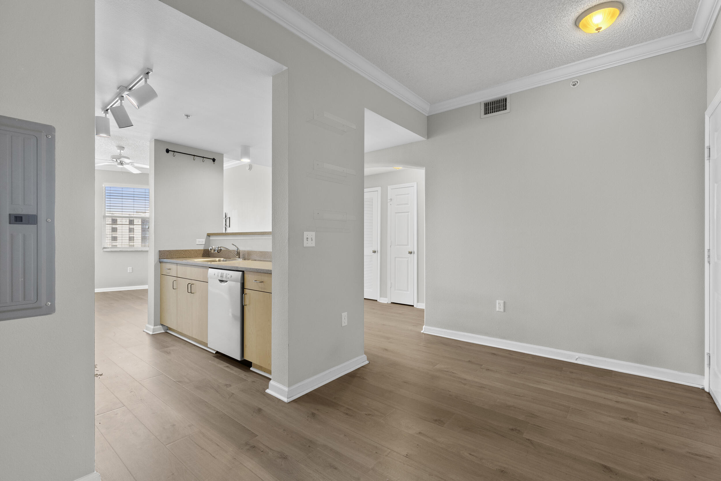 533 NE 3rd Avenue 540