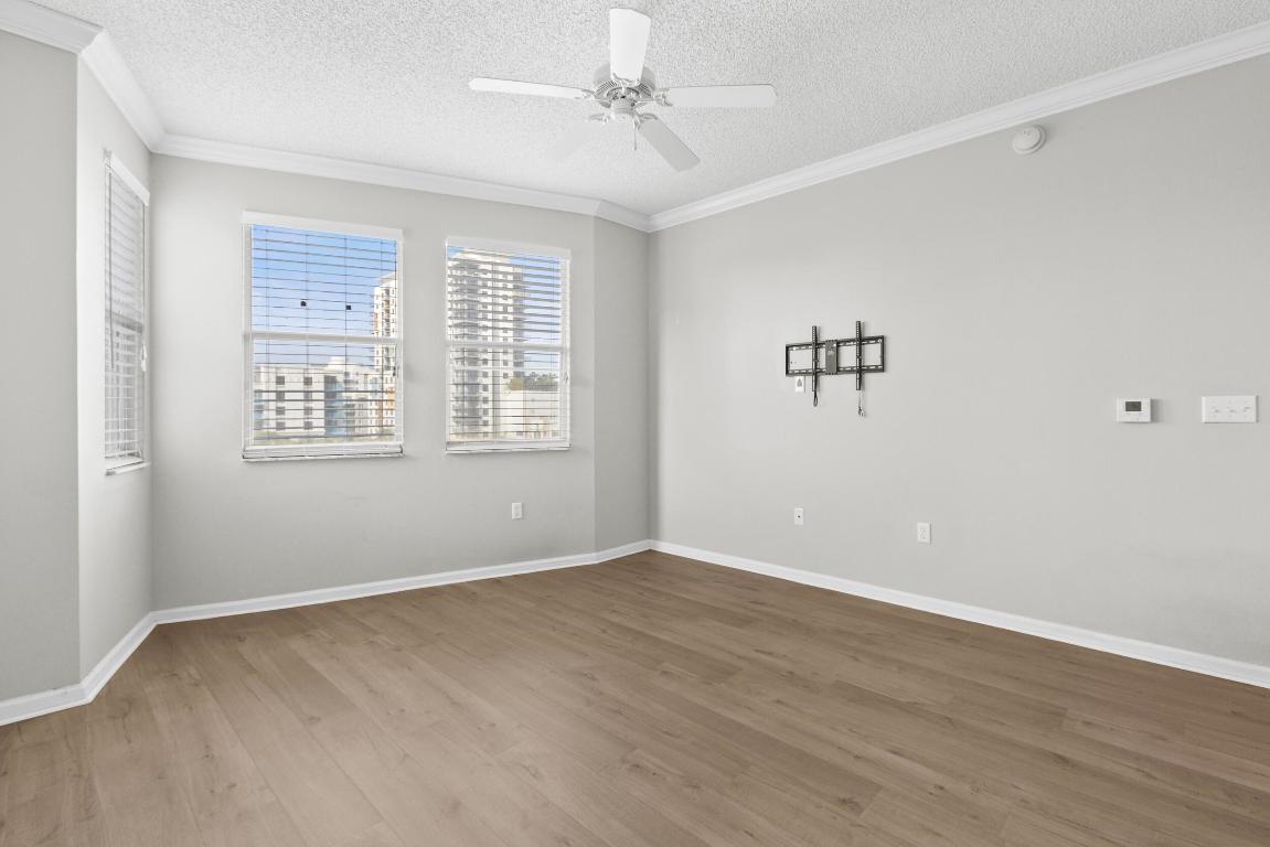 533 NE 3rd Avenue 540