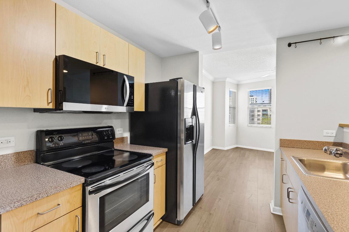 533 NE 3rd Avenue 540