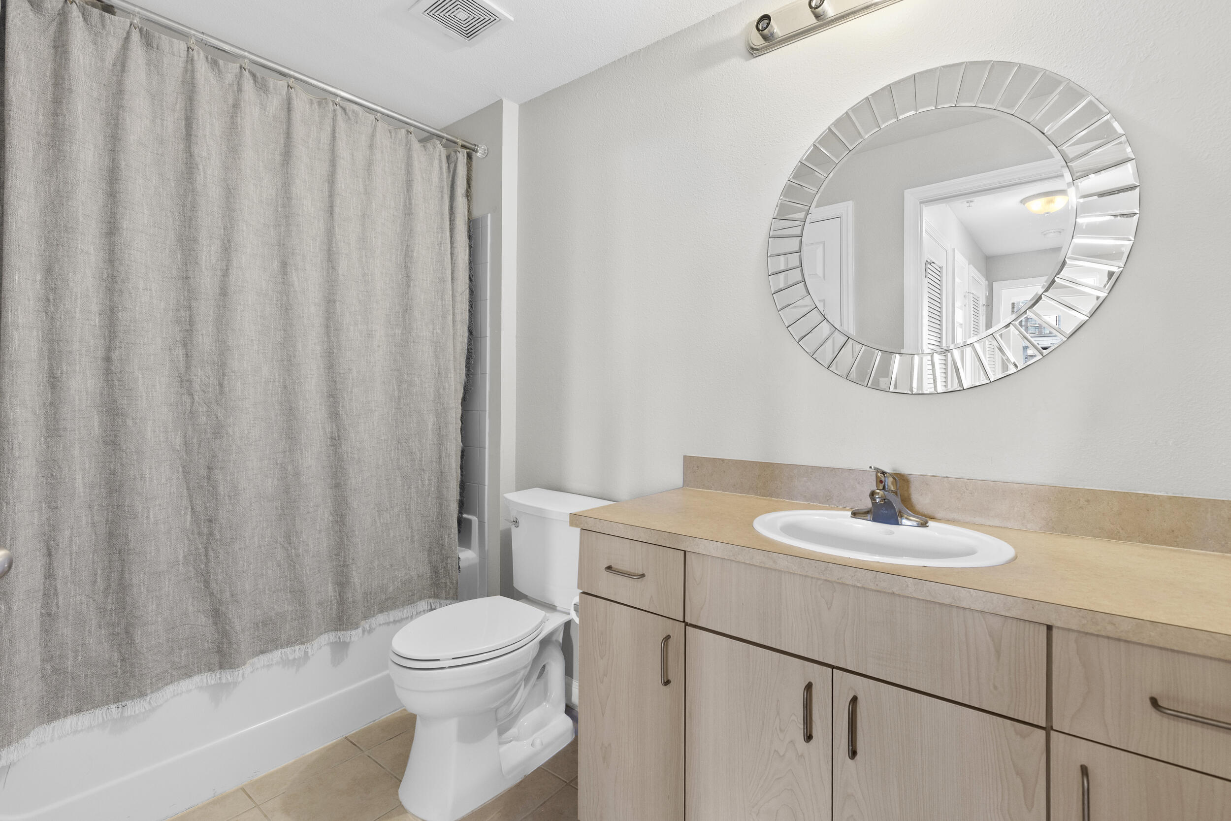 533 NE 3rd Avenue 540