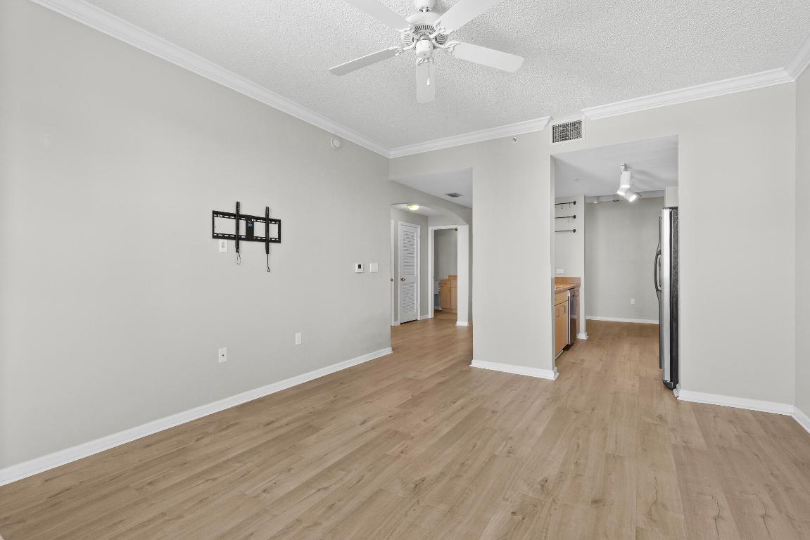 533 NE 3rd Avenue 540