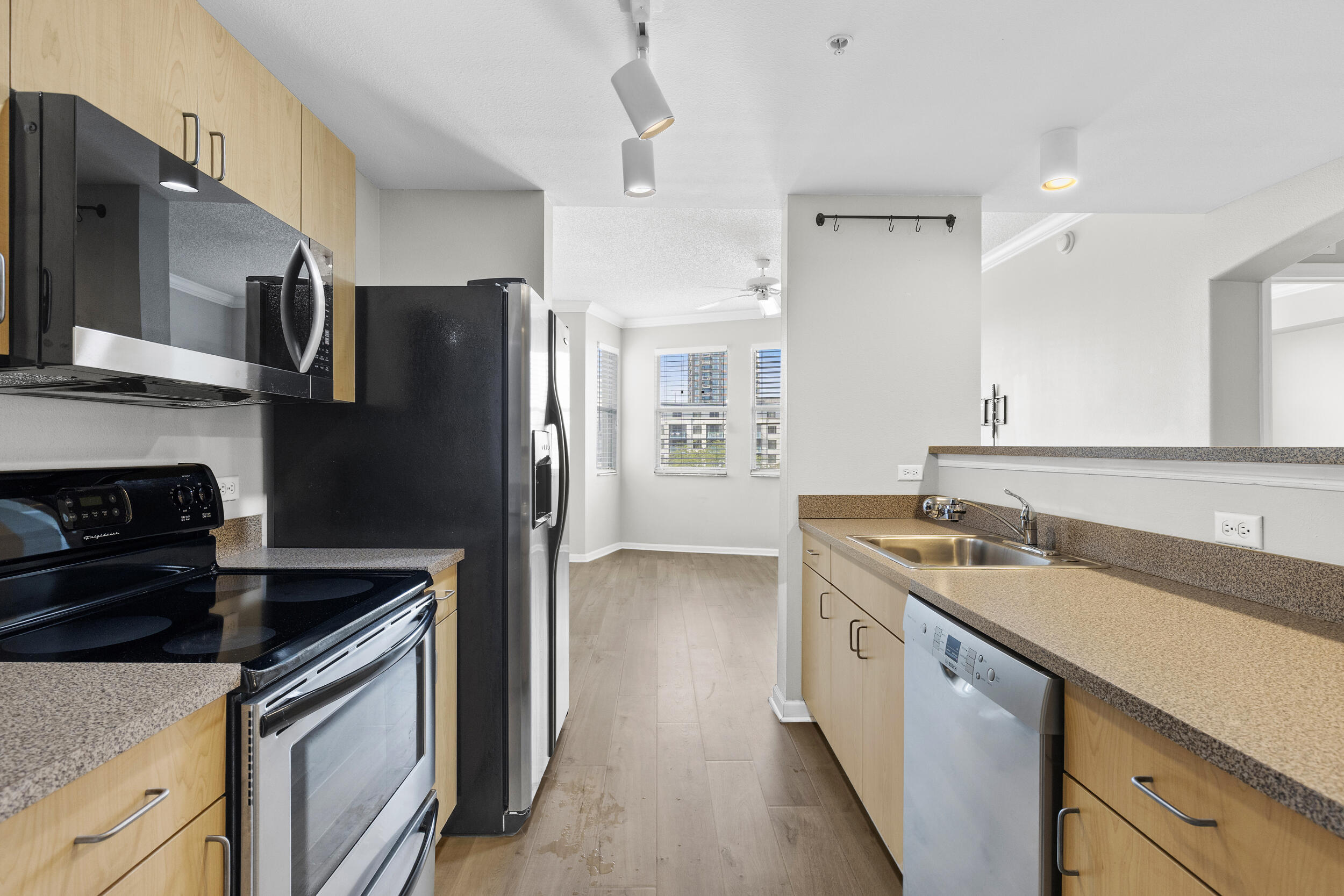 533 NE 3rd Avenue 540
