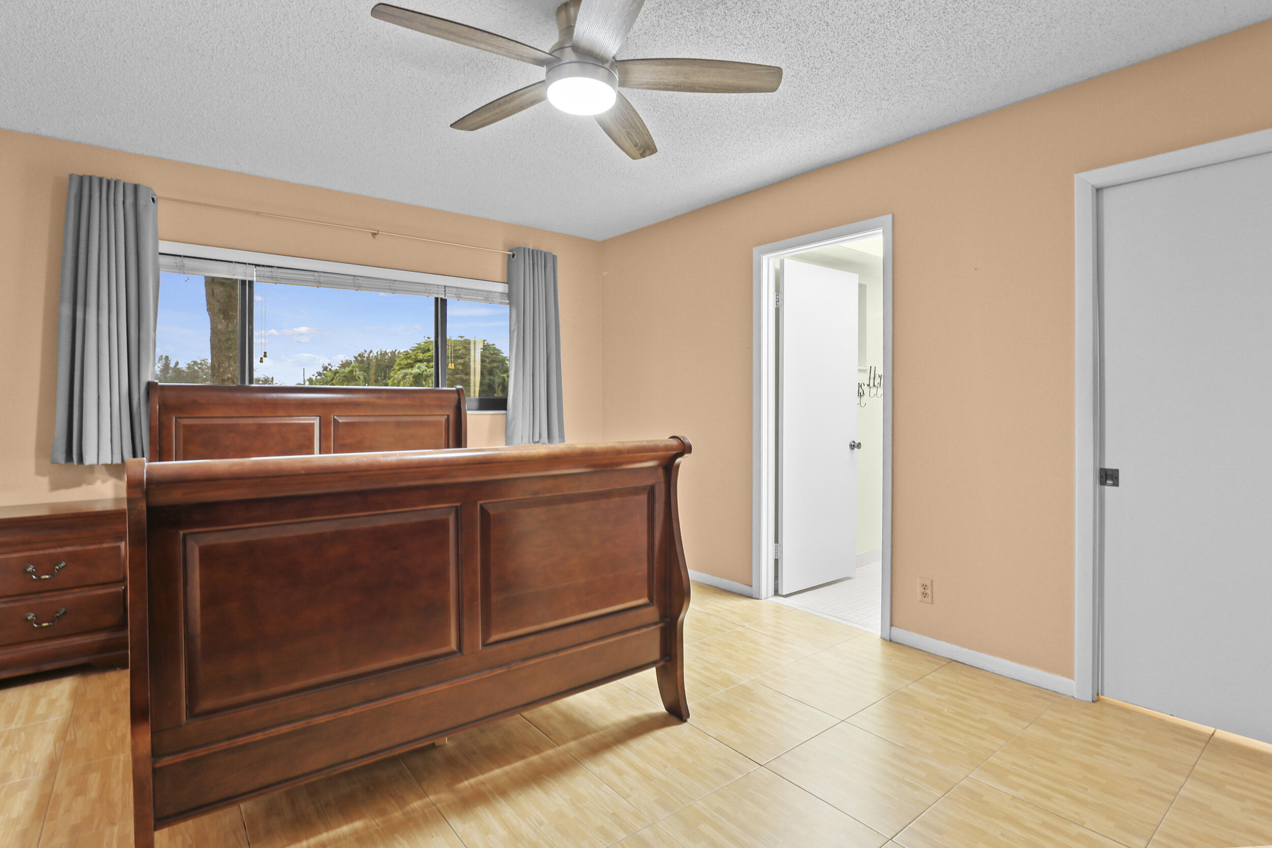 5280 Las Verdes Circle 219