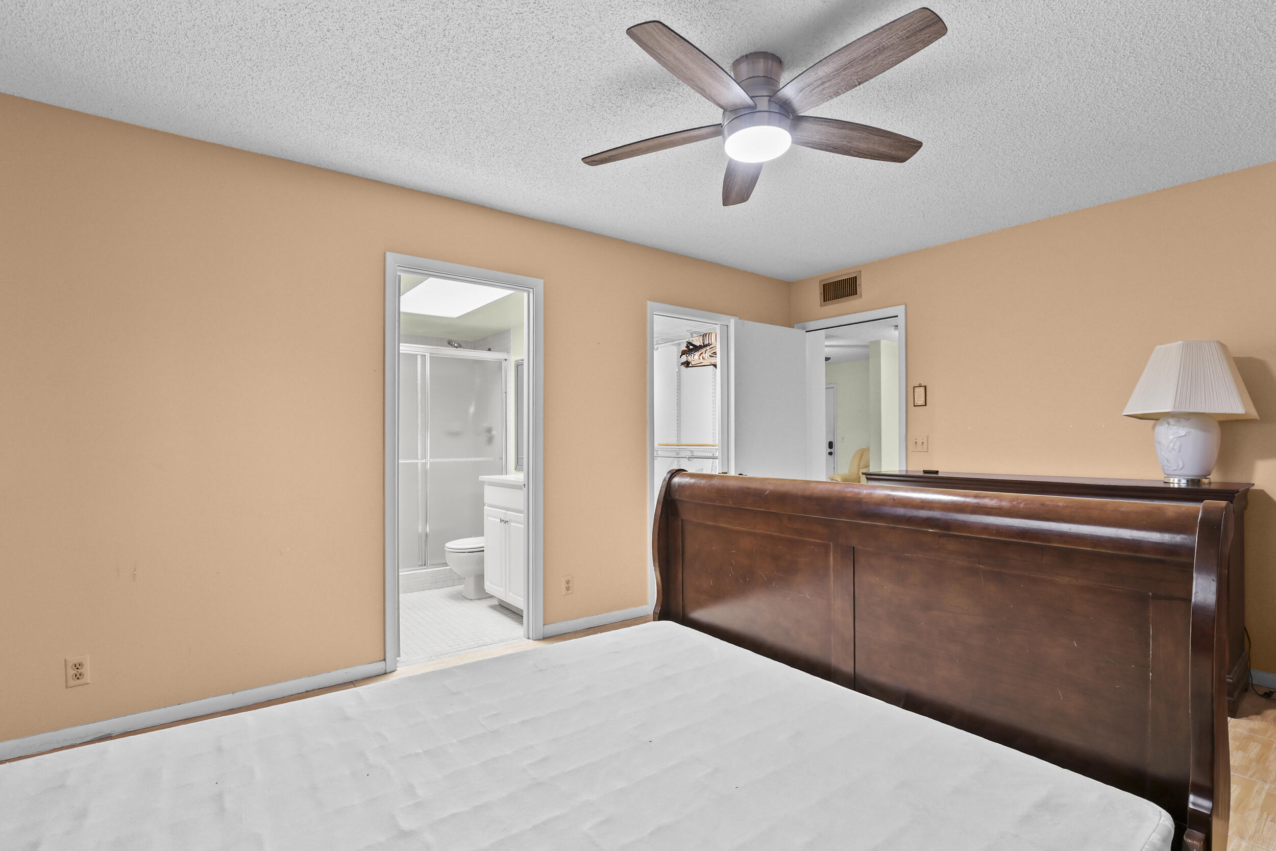 5280 Las Verdes Circle 219