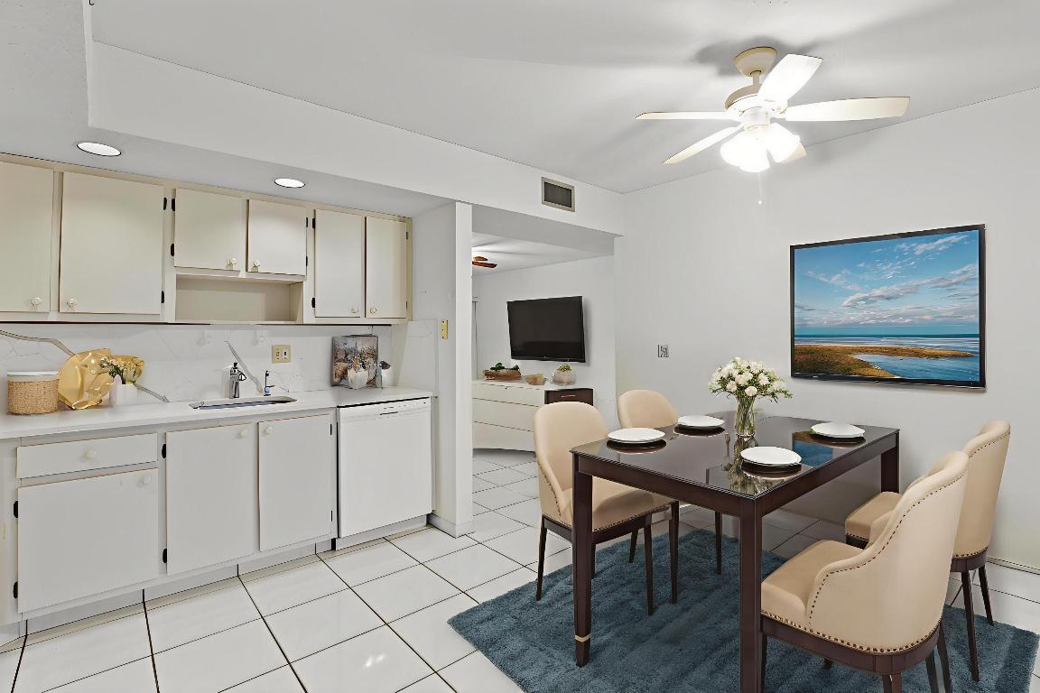 5280 Las Verdes Circle 219