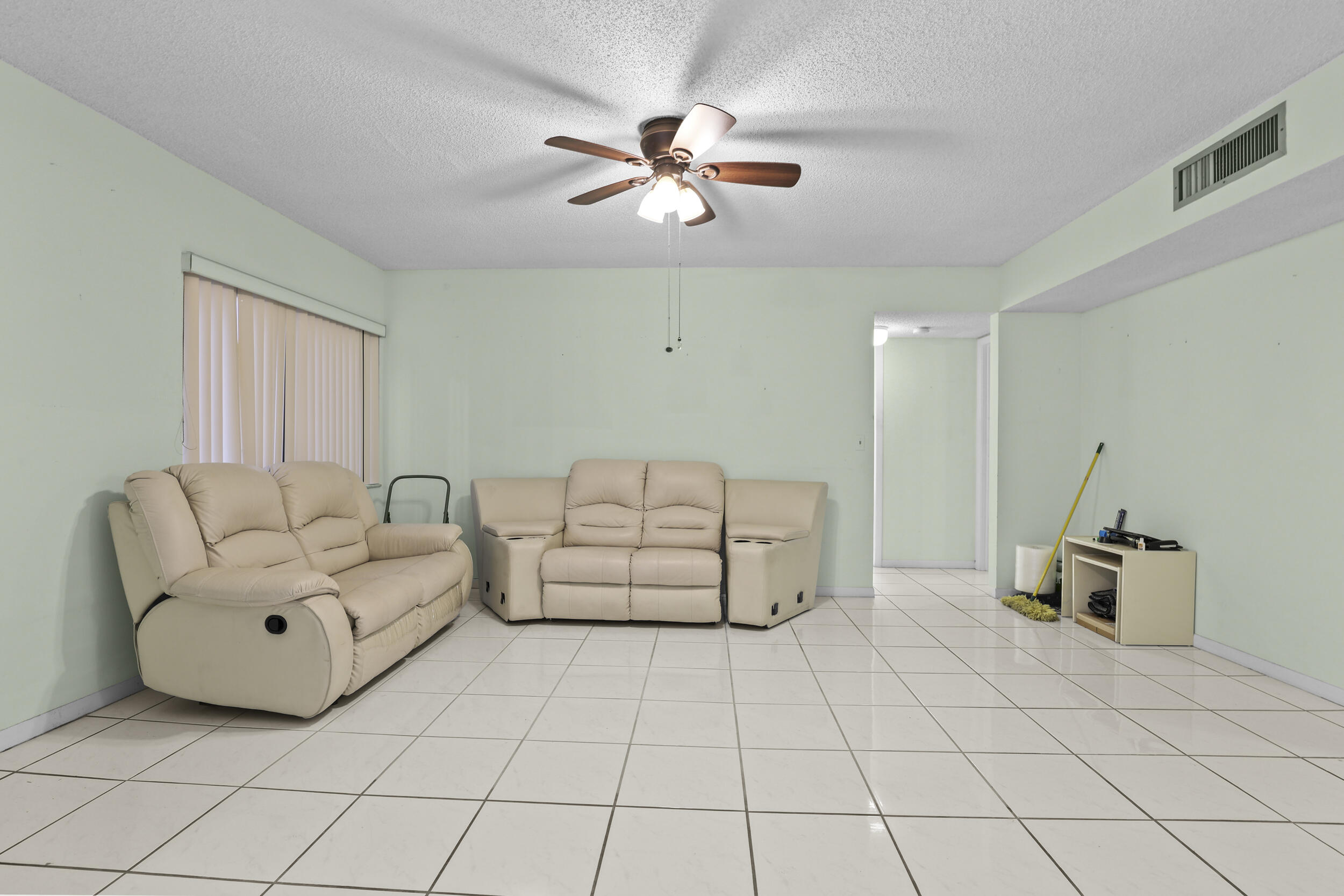 5280 Las Verdes Circle 219