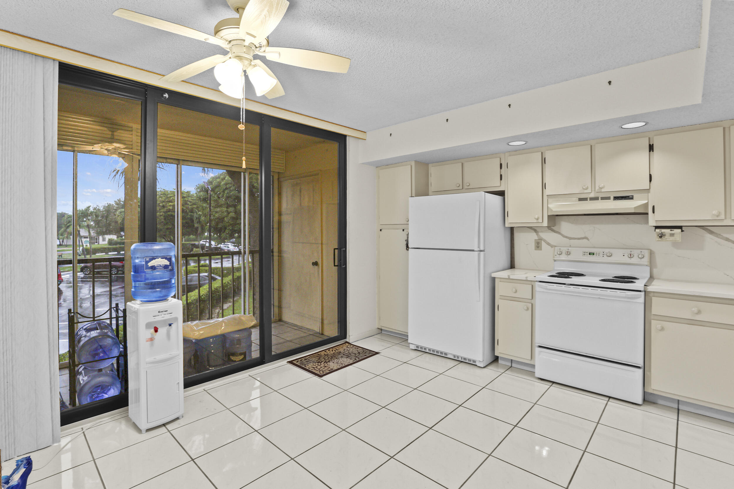 5280 Las Verdes Circle 219