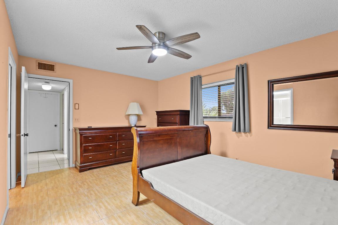 5280 Las Verdes Circle 219