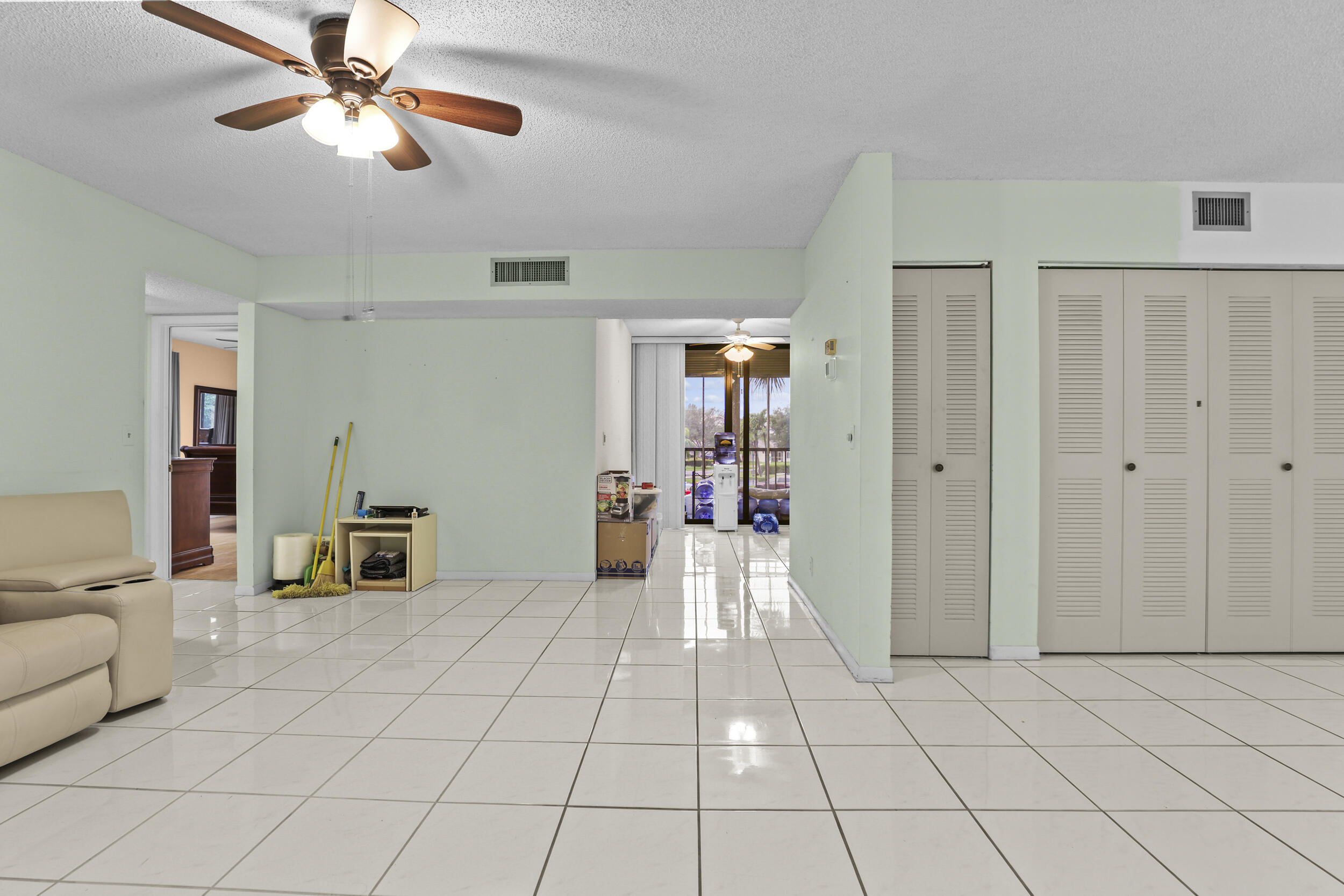 5280 Las Verdes Circle 219