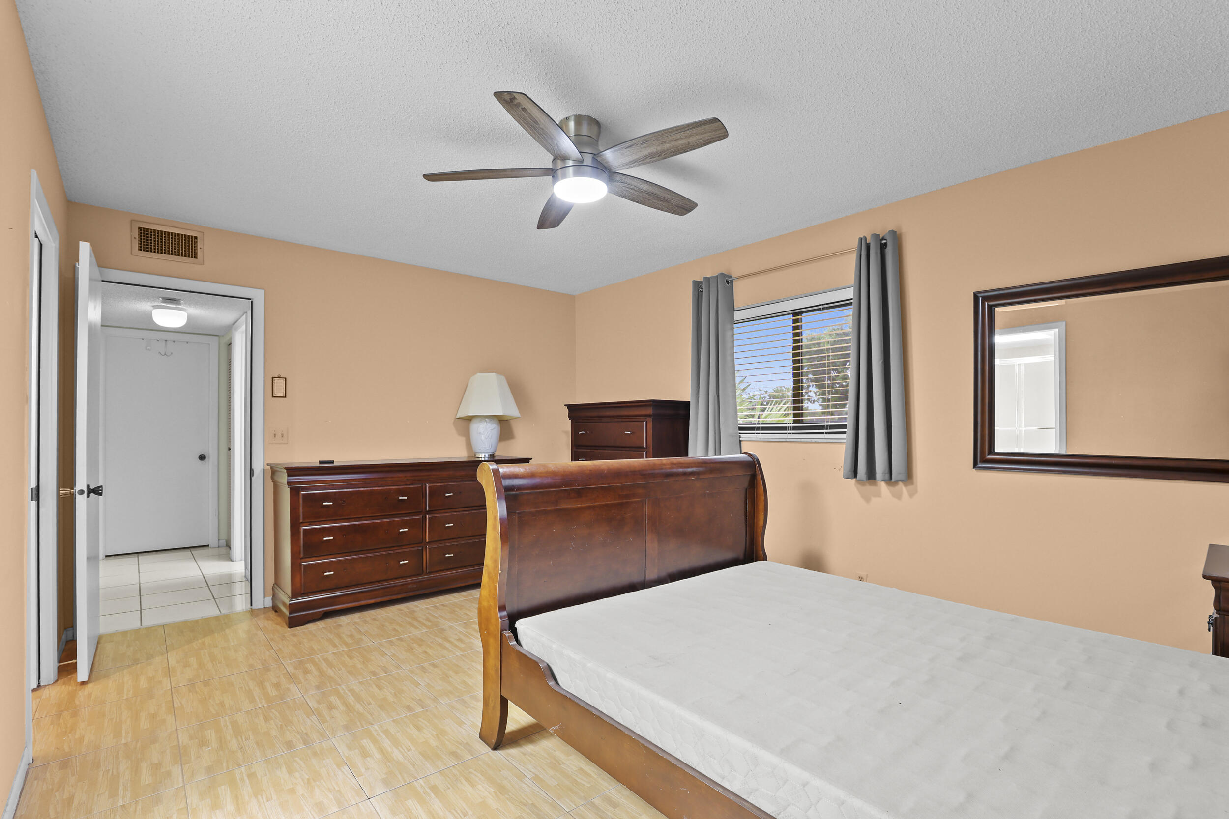 5280 Las Verdes Circle 219