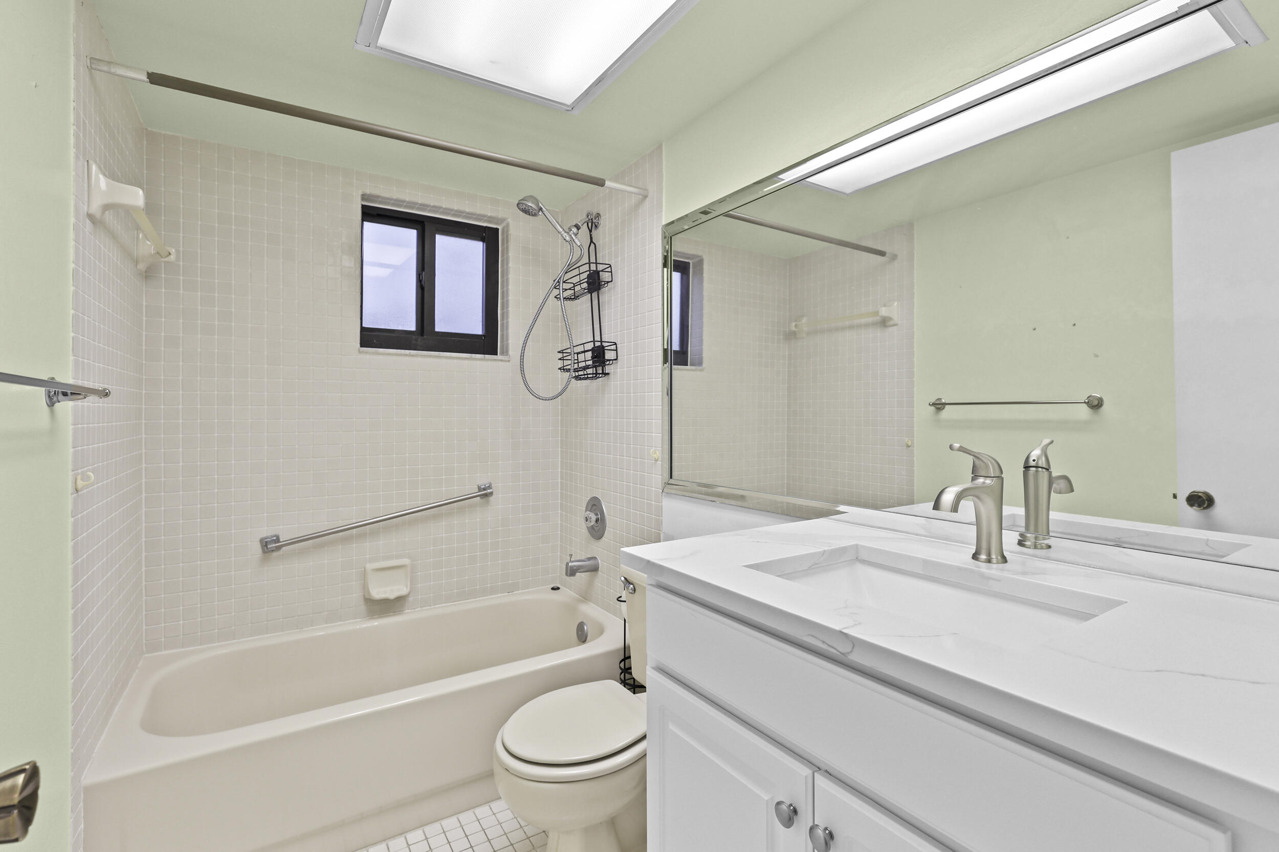 5280 Las Verdes Circle 219